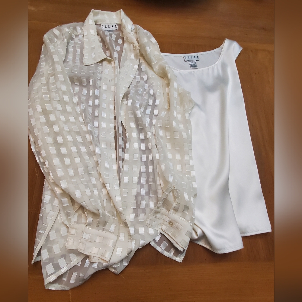 Womens long sleeve blouse with matching sleevless top. Both are size XL